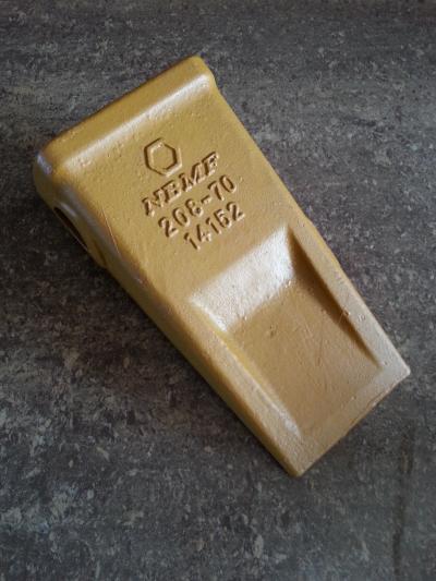 供應(yīng)小松400開(kāi)山型尖齒208-70-14152RC