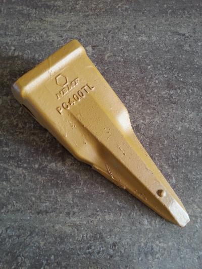 供應(yīng)小松400開(kāi)山型尖齒208-70-14152RC