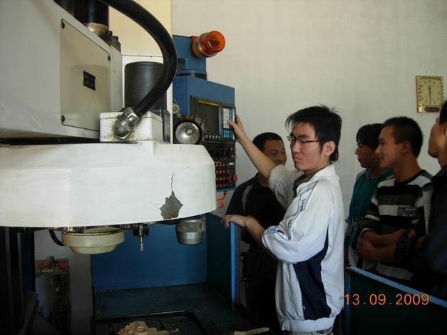 萊蕪數(shù)控培訓圖片