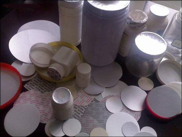 供應(yīng)用于鋁箔封口的GLF-1800立式電磁感應(yīng)鋁箔封口機(jī)