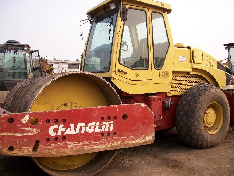 二手徐工單鋼輪振動(dòng)壓路機(jī)低價(jià)處理圖片/二手徐工單鋼輪振動(dòng)壓路機(jī)低價(jià)處理樣板圖 (3)