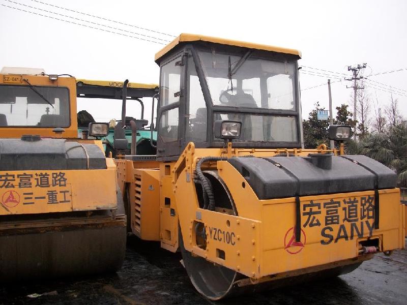 供應(yīng)鎮(zhèn)江二手鐵三輪壓路機(jī)；二手雙鋼輪壓路機(jī)
