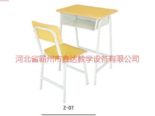 供應(yīng)重慶課桌椅報(bào)價(jià)