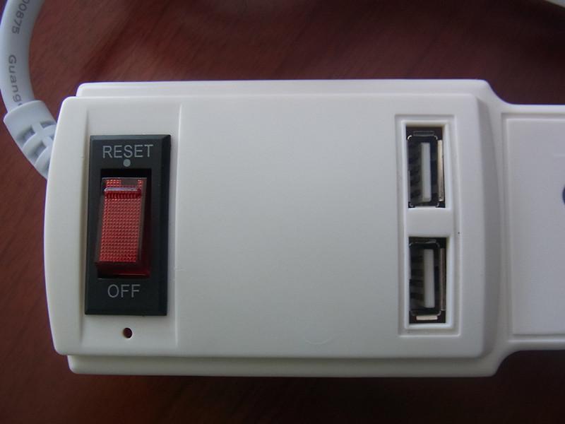 【喻深鴻】供應(yīng)2.1A usb充電六位歐規(guī)插座usb排插座報(bào)價(jià)