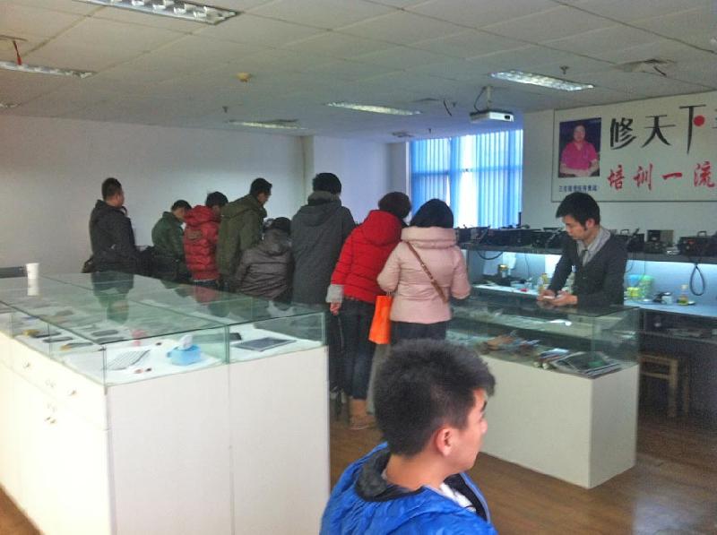 供應專業(yè)維修iphone4手機故障