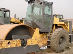 供應(yīng)徐工震動(dòng)膠輪二手壓路機(jī)