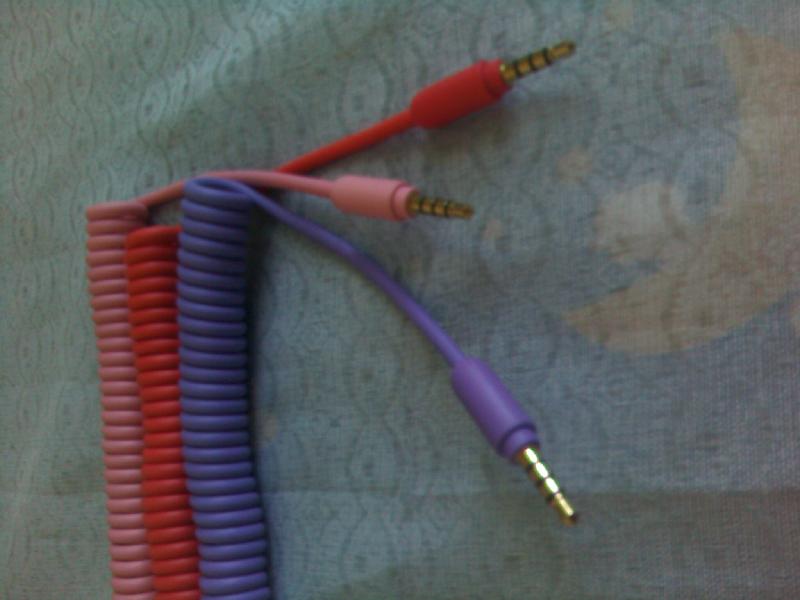 供應(yīng)橡膠表面觸漆防輻射手機(jī)聽(tīng)筒生產(chǎn)商