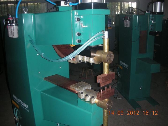 常州點(diǎn)焊機(jī)光輝禾佳DN-250氣動(dòng)點(diǎn)焊圖片