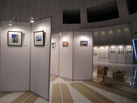 供應(yīng)上海八棱柱書畫展板銷售  八棱柱掛畫展板銷售