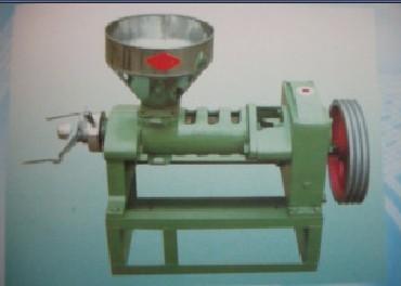 供應(yīng)小型榨油機那里賣；山東那里賣小型榨油機；小型榨油機生產(chǎn)廠家