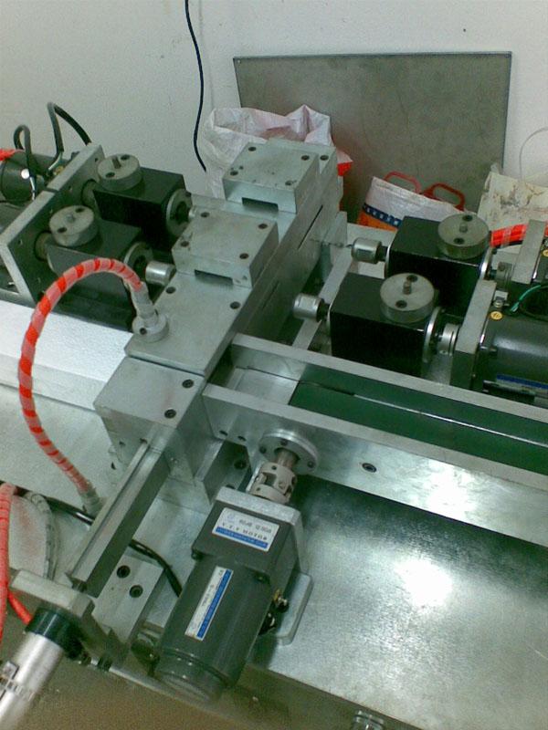 供應(yīng)螺絲彈片自動組裝