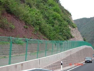 高速公路護(hù)欄網(wǎng)圖片