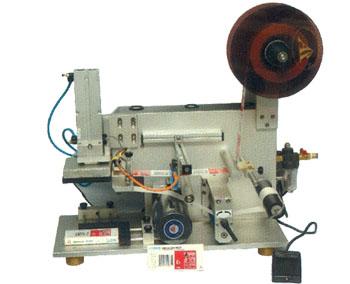 供應(yīng)深圳東莞半自動貼標(biāo)機(jī)