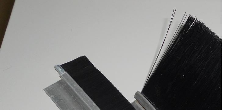 供應(yīng)密封條刷北京長條刷北京鐵皮條刷廠