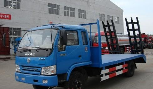 東風(fēng)多利卡挖機(jī)平板運(yùn)輸車(chē)圖片