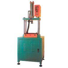 供應(yīng)5噸國柱油壓機(jī)價(jià)格/ /四柱上缸式油壓機(jī)/ 廣東省油壓機(jī)生產(chǎn)廠家