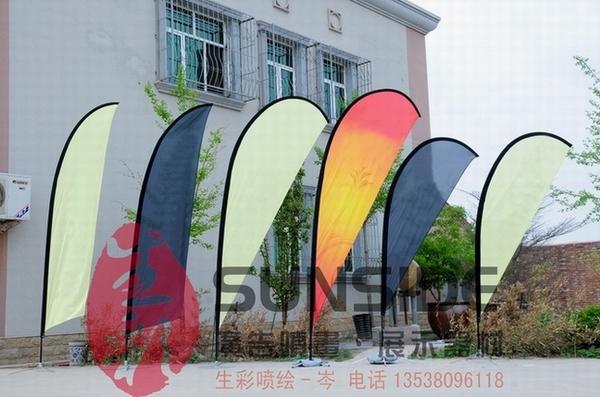 深圳大型噴繪工場深圳生彩制作魔術(shù)貼拉網(wǎng)總部深圳大型噴繪廣告公司