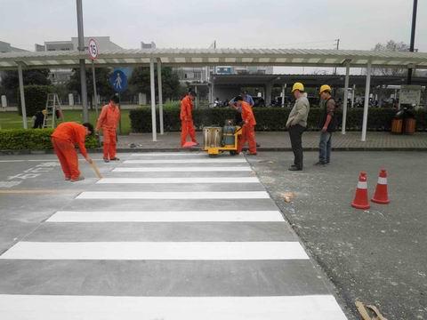 供應道路劃線.交通標牌.太陽能黃閃燈