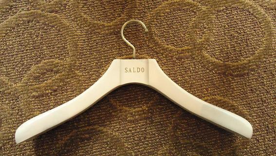 供應(yīng)男裝衣架批發(fā)價(jià)格