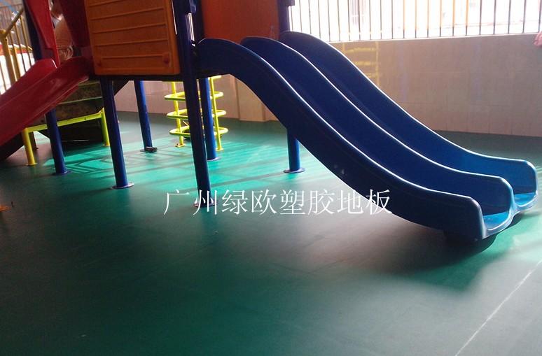 供應(yīng)廣州PVC運(yùn)動(dòng)地板