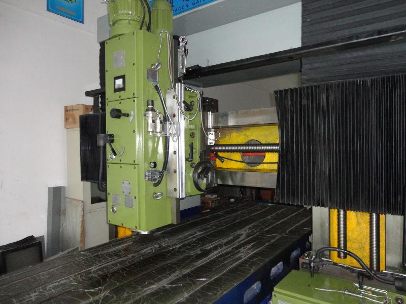 供應(yīng)龍門銑青島永立龍門銑床多少錢一臺(tái)，4米青島永立龍門銑床好不好？