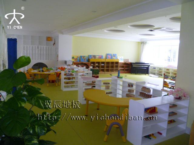 供應PVC運動塑膠地板膠--石家莊翼辰