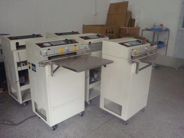 供應(yīng)深圳沙井充氮?dú)怆妱?dòng)真空包裝機(jī)廠家