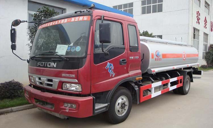 供應(yīng)最難新款歐曼油罐車廠家直銷價(jià)格