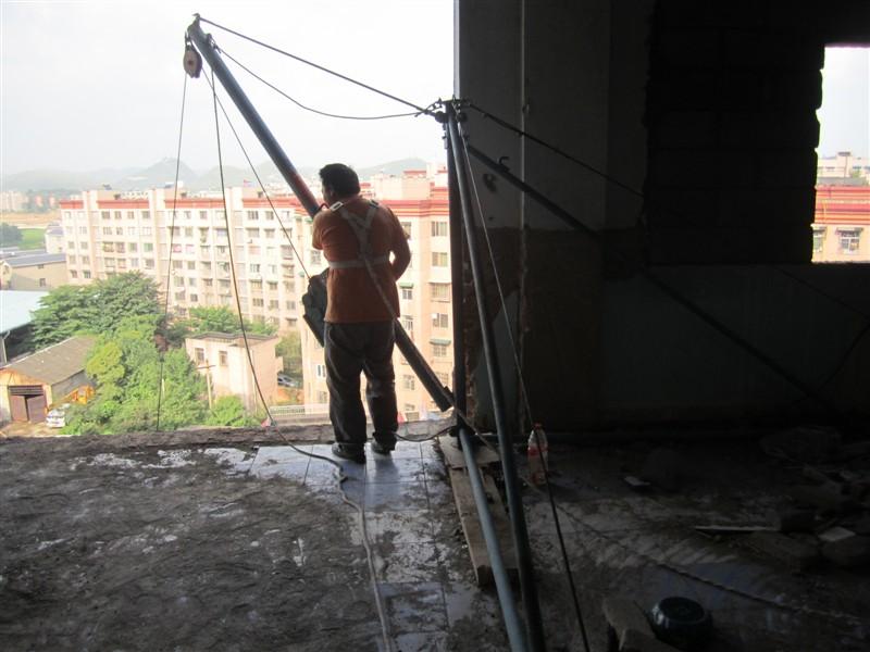 供應(yīng)便移式升降機甩吊三角吊機快速吊機