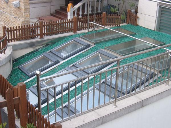 供應(yīng)上海電動坡屋頂天窗
