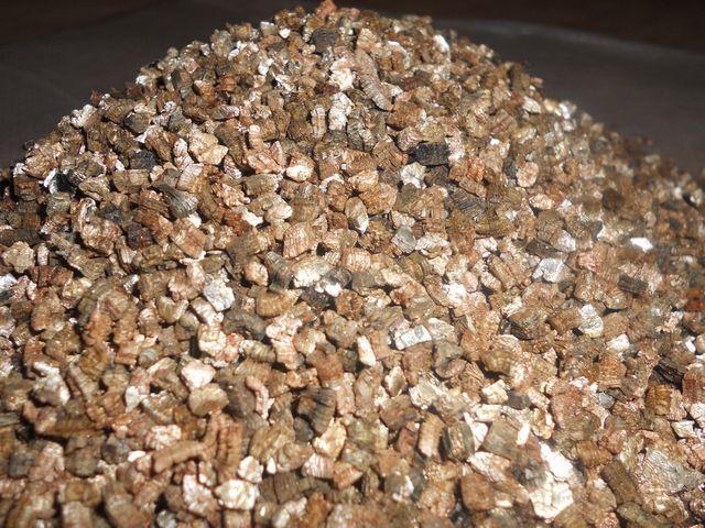 金黃色膨脹蛭石粉廠家圖片