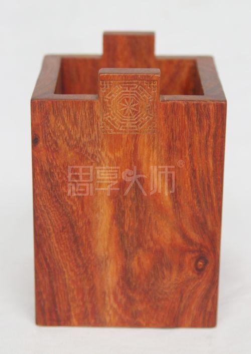 供應(yīng)思享大師紅木筆筒天圓地方款/東莞紅木筆筒生產(chǎn)廠家
