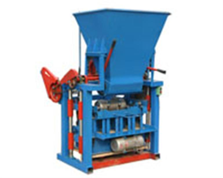 供應(yīng)江西南昌九江上饒哪里有賣水泥磚機(jī)