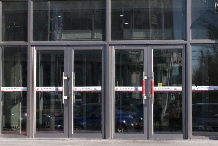 供應(yīng)肯德基門蘭州廠家，甘肅型材密封門批發(fā)，蘭州肯德基門安裝