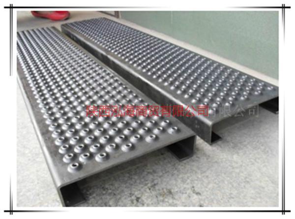 供應(yīng)西安沖孔防滑踏板-防滑踏板供銷(xiāo)商-*的防滑踏板