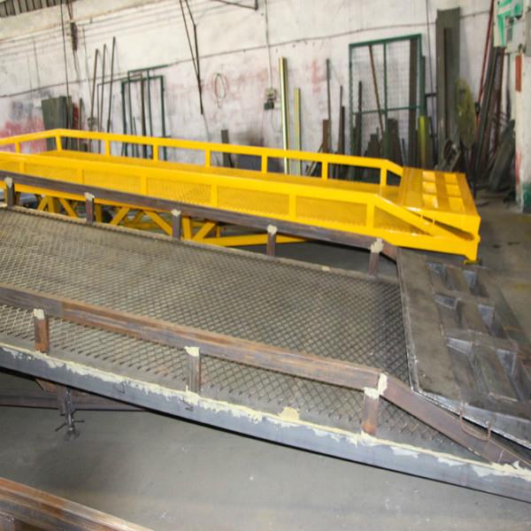 供應(yīng)叉車移動(dòng)式登車橋公司—佛山叉車移動(dòng)式登車橋公司