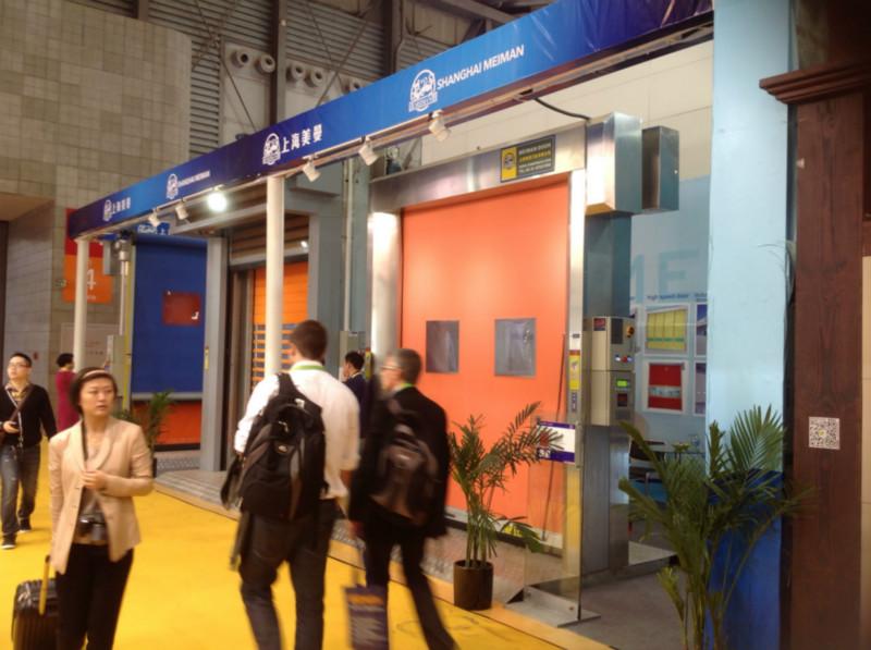 供應(yīng)上海工業(yè)門廠家，上海工業(yè)滑升門制造商，上海工業(yè)滑升門價(jià)錢