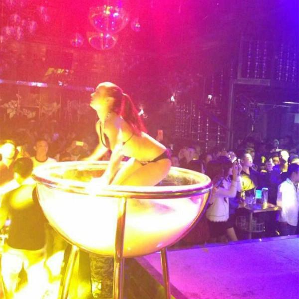 供應(yīng)歐洲舞娘時(shí)尚柔術(shù)表演球/*巡回演出酒杯形狀舞娘柔術(shù)跳舞池表演球