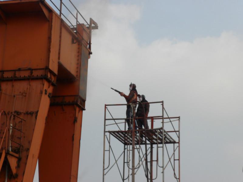 供應(yīng)龍門吊行車噴砂翻新刷漆可到現(xiàn)場(chǎng)