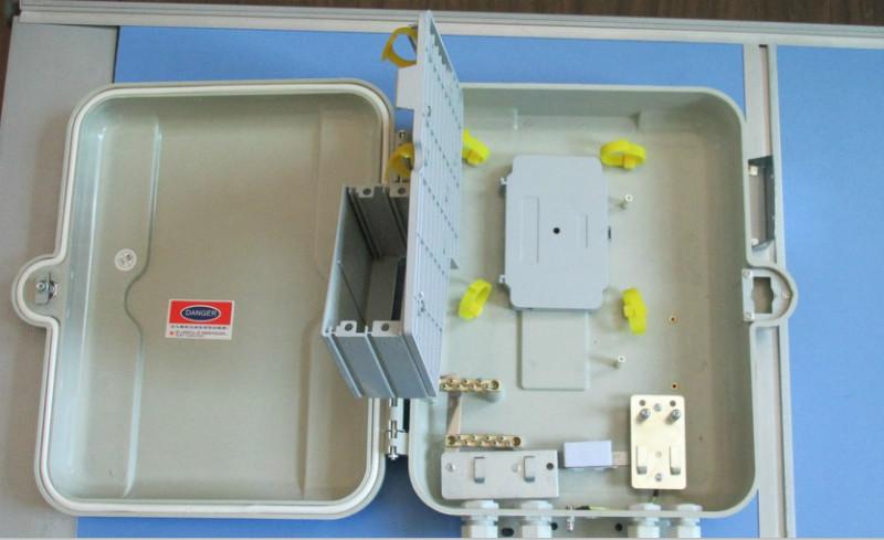 室内墙挂式四槽道SMC光纤分配箱图片