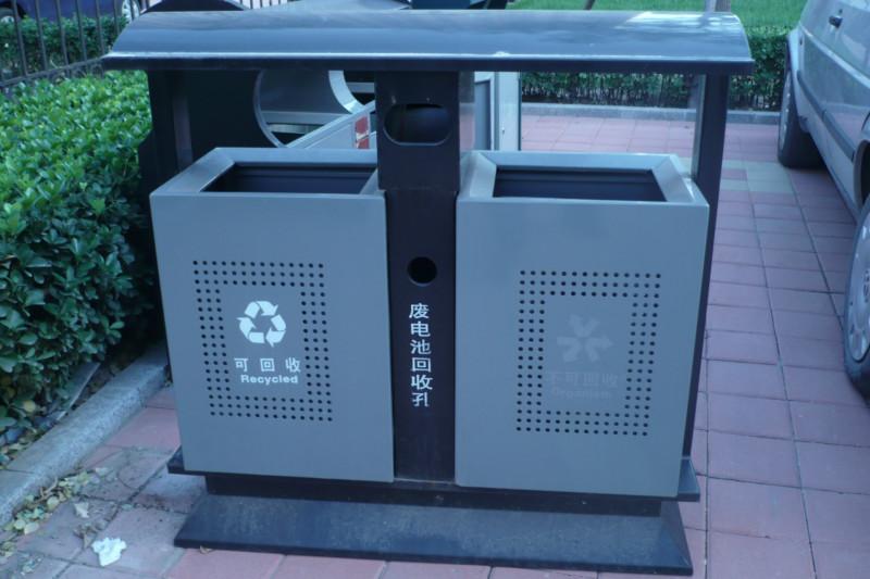 供應(yīng)滄州垃圾桶塑料垃圾桶戶外垃圾桶垃圾箱麗景環(huán)衛(wèi)設(shè)備廠