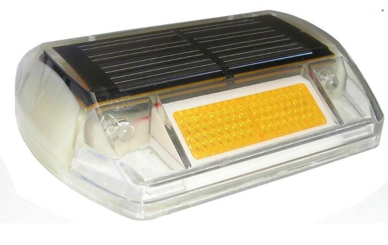 供應(yīng)蝴蝶型太陽能道釘，楚雄市景觀太陽能道釘，楚雄市太陽能燈飾