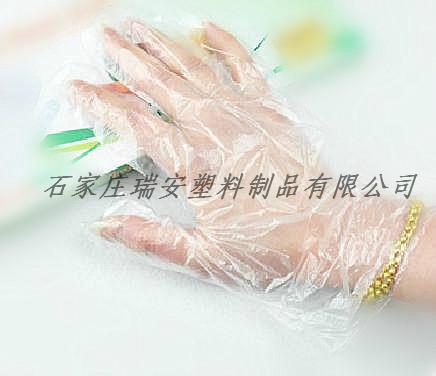 供應(yīng)壓紋一次性薄膜手套（大中小號）一次性薄膜手套多少錢