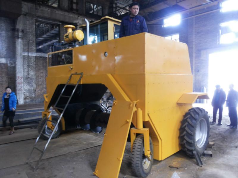 牛糞翻堆機/豬糞翻堆機 河南牛糞翻堆機/豬糞翻堆機