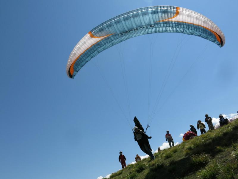 供應(yīng)翼翔動(dòng)力滑翔傘飛行，動(dòng)力傘體驗(yàn)，動(dòng)力傘廣告，動(dòng)力傘培訓(xùn)