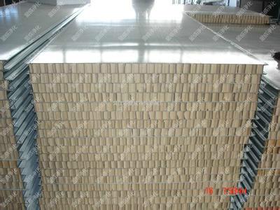 供應(yīng)昆明紙蜂窩彩鋼夾芯板