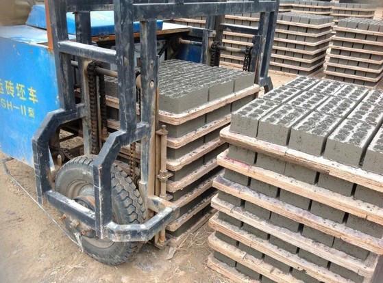 供應磚機液壓電瓶運磚叉車省工省錢