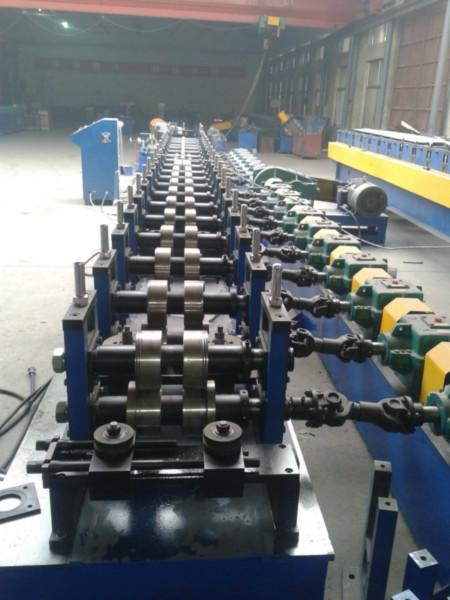 光伏支架成型機 生產(chǎn)光伏支架的機器廠家