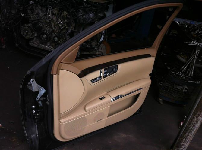 供應(yīng)奔馳11款S300車門總成拆車件