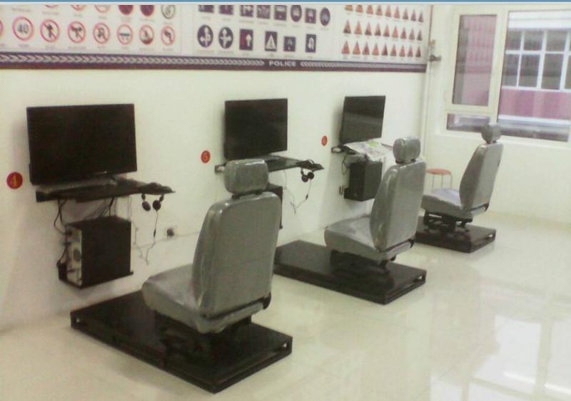 供應(yīng)智能學(xué)車汽車駕駛模擬訓(xùn)練館經(jīng)銷